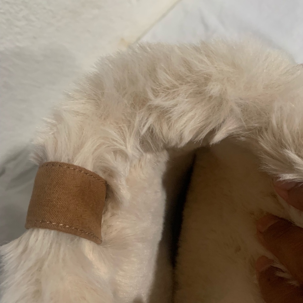 Brown Ankle Boots with Cream Fur Lining and Suede Material - Picture 7 of 10
